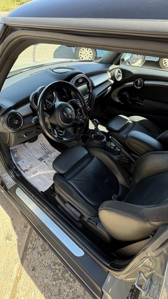 Mini Cooper 1.500cc